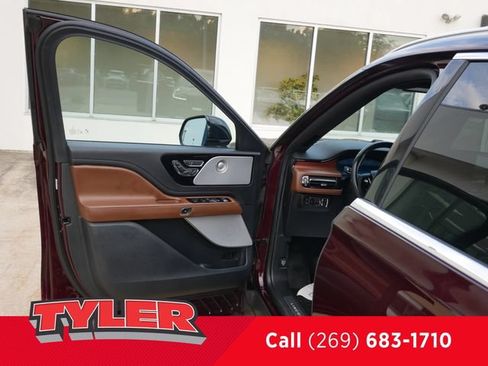 Used 2021 Lincoln Aviator Grand Touring w/ Equipment Group 302A AWD/4WD image 19