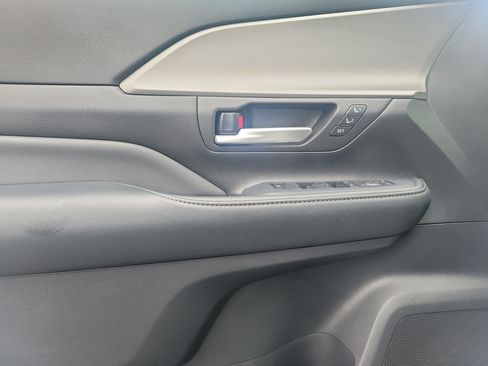 Used 2025 Toyota Grand Highlander AWD Hybrid image 11