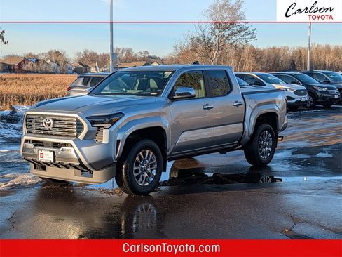 Used 2024 Toyota Tacoma Limited image 1