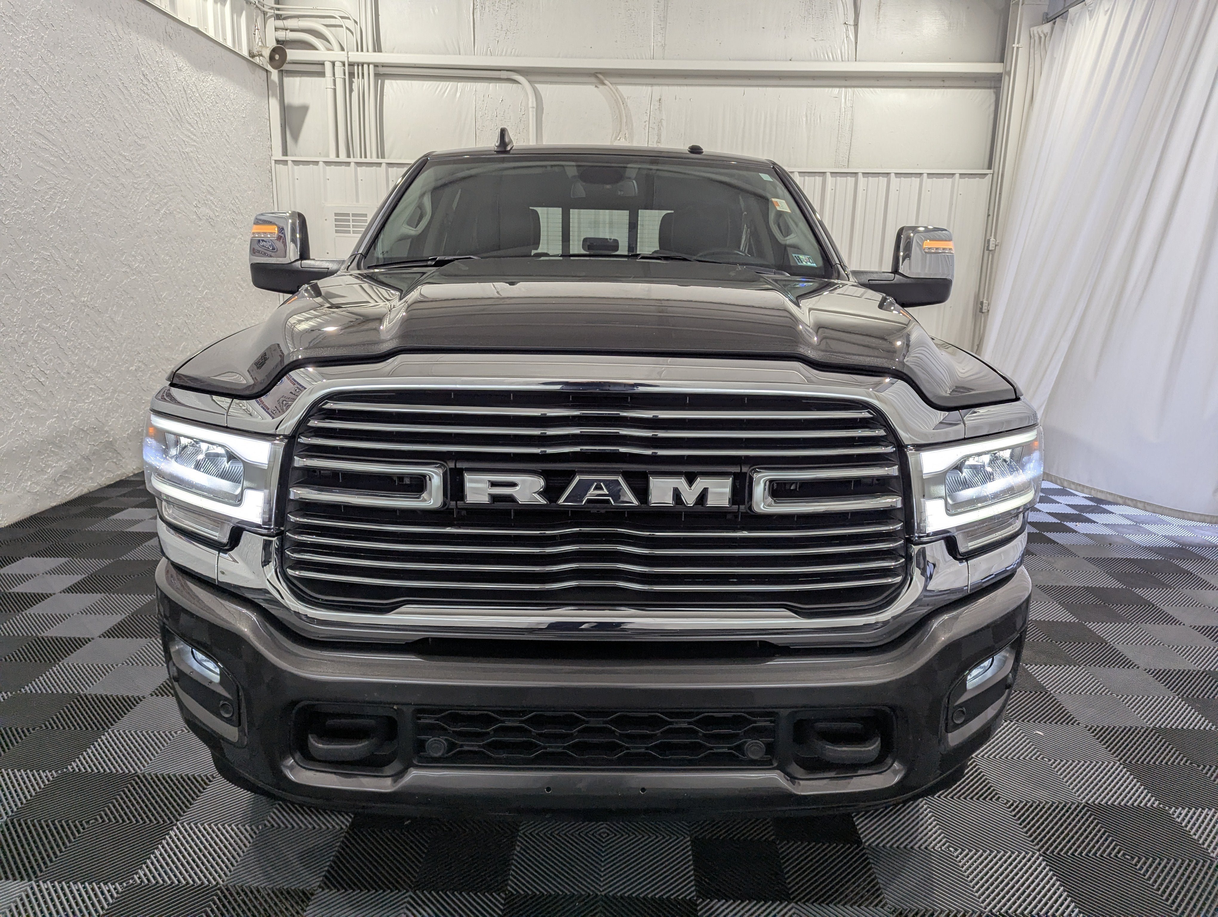 Used 2024 RAM 2500 Laramie AWD/4WD image 4