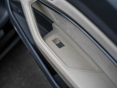 Used 2019 Audi e-tron Prestige w/ Prestige Package AWD/4WD image 26