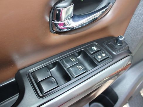 Used 2016 Nissan Titan Platinum Reserve image 13