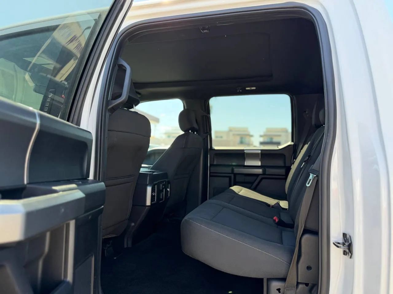 Used 2016 Ford F150 XLT w/ Equipment Group 302A Luxury AWD/4WD image 32