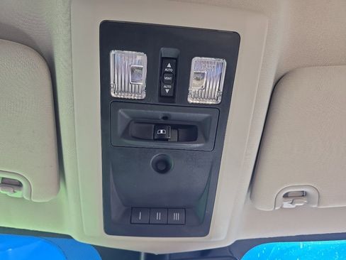 Used 2016 RAM 1500 Laramie w/ Convenience Group image 27