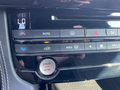 Used 2019 Jaguar F-PACE S image 27