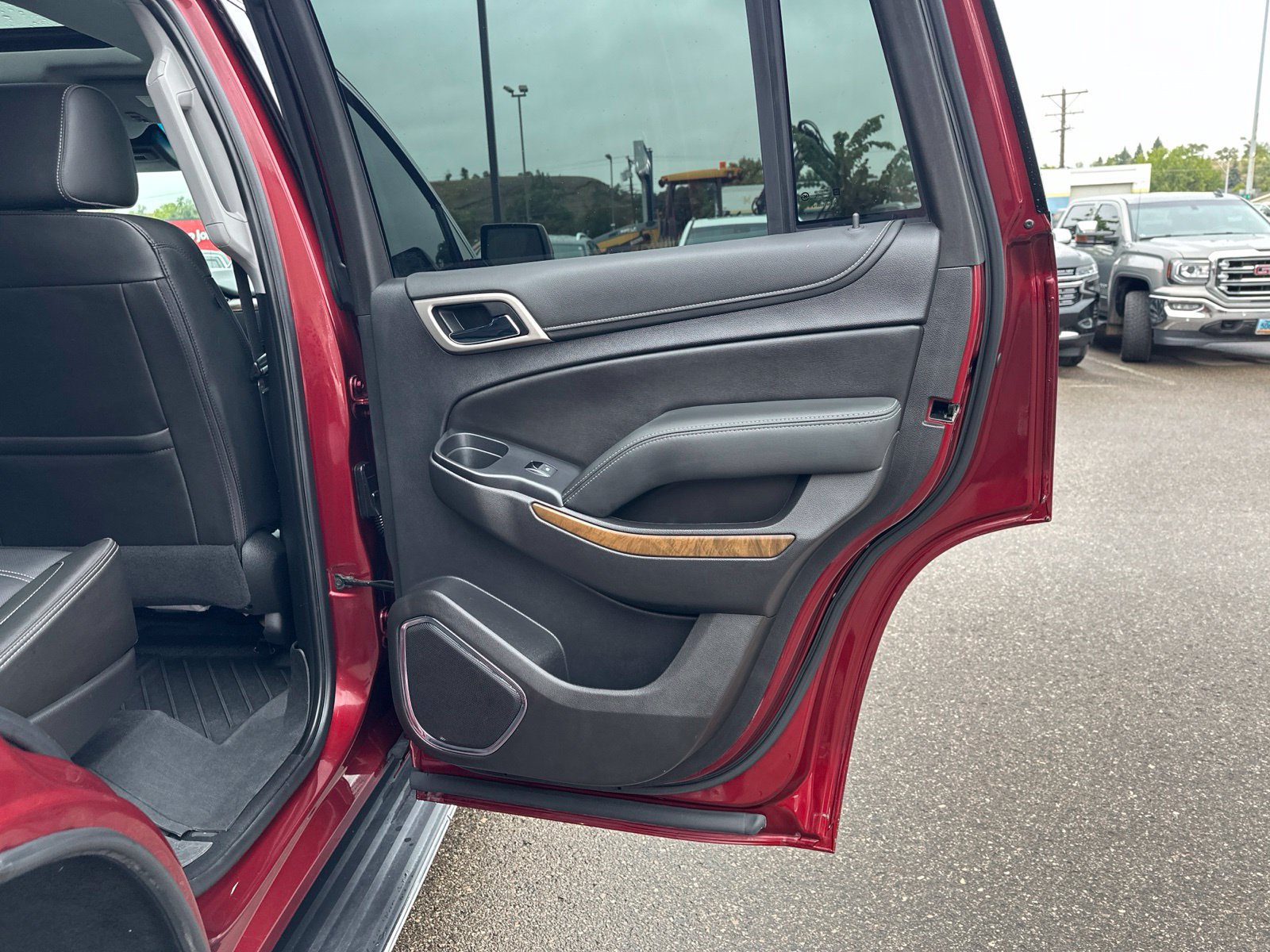 Used 2019 GMC Yukon Denali w/ Open Road Package AWD/4WD image 37