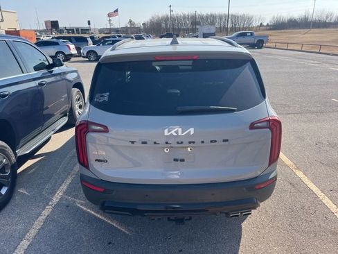 Used 2022 Kia Telluride SX w/ SX Prestige Package image 5