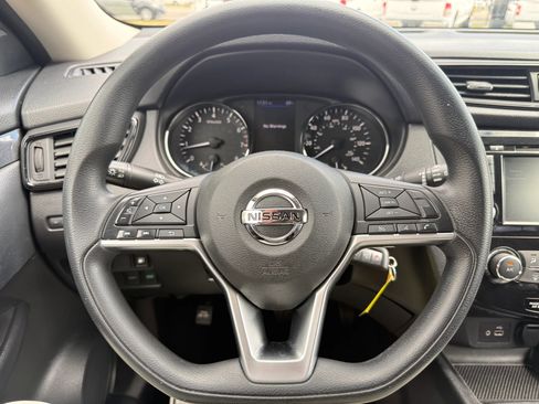 Used 2018 Nissan Rogue S image 21