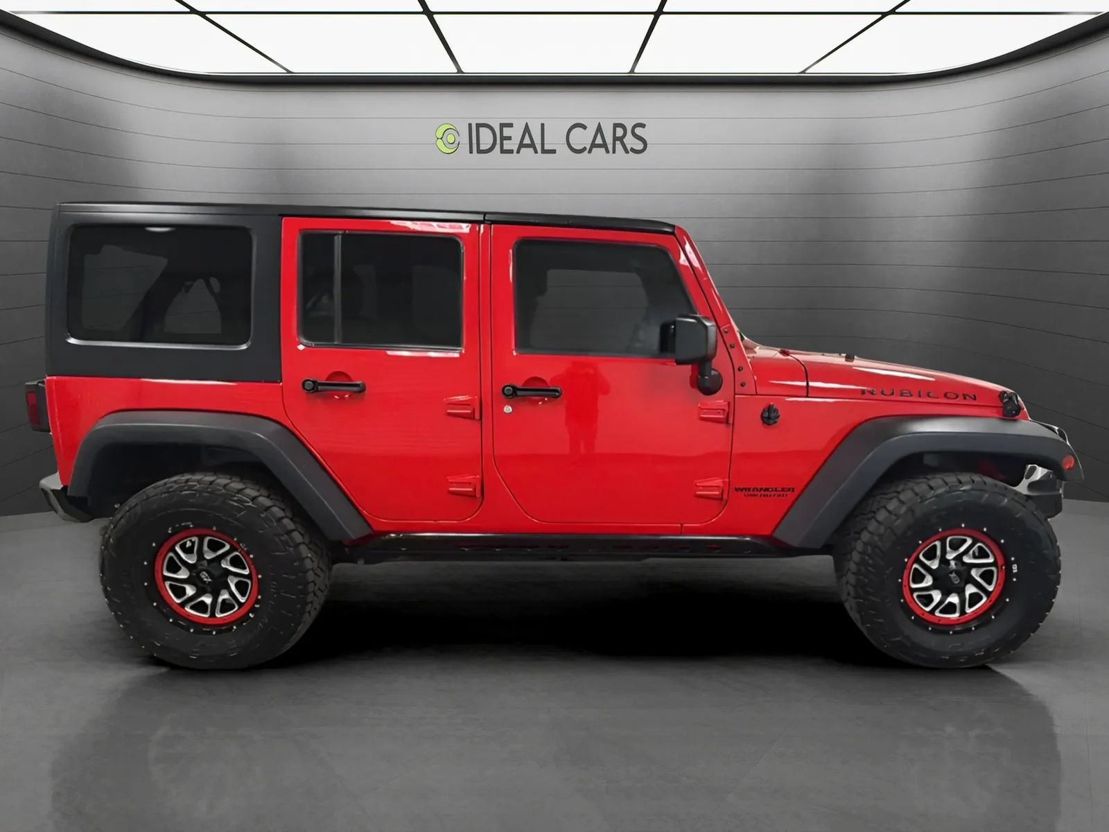 Used 2017 Jeep Wrangler Unlimited Rubicon w/ Connectivity Group AWD/4WD image 4