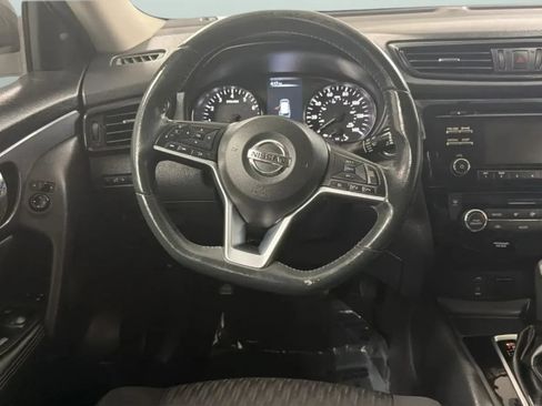 Used 2017 Nissan Rogue SV FWD image 10