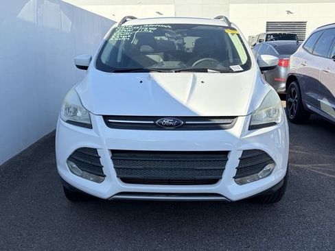 Used 2015 Ford Escape SE w/ Equipment Group 201A FWD image 2