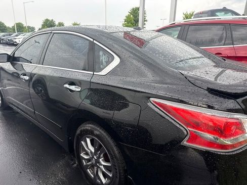 Used 2015 Nissan Altima 2.5 S w/ Special Edition Package FWD image 3