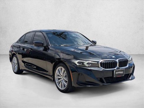 Used 2023 BMW 330i Sedan w/ Driving Assistance Package RWD image 3