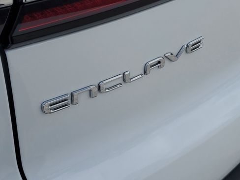 Used 2025 Buick Enclave Preferred image 6