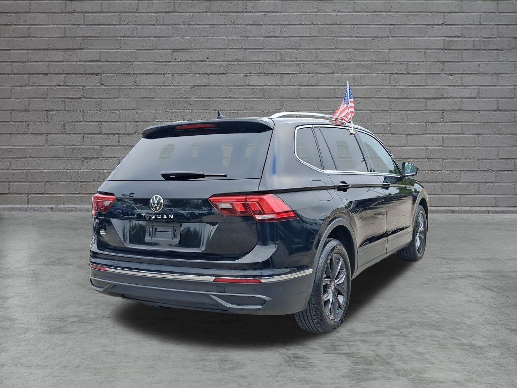 Certified 2023 Volkswagen Tiguan SE w/ Panoramic Sunroof Package FWD image 12
