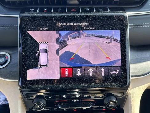 New 2025 Jeep Grand Cherokee L Limited w/ Luxury Tech Group II RWD image 29