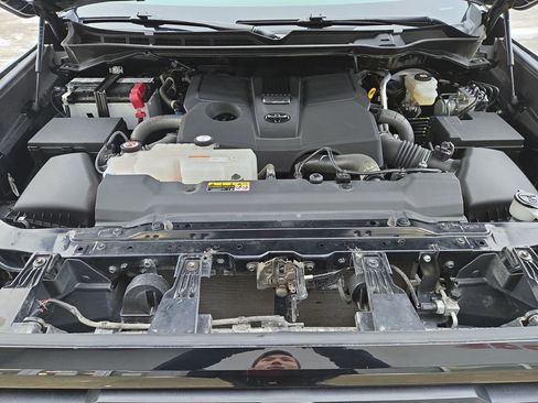 Used 2024 Toyota Tundra Limited image 26