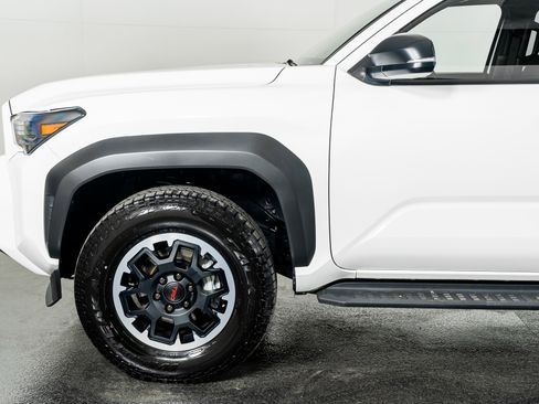 Used 2025 Toyota 4Runner TRD Off-Road image 16
