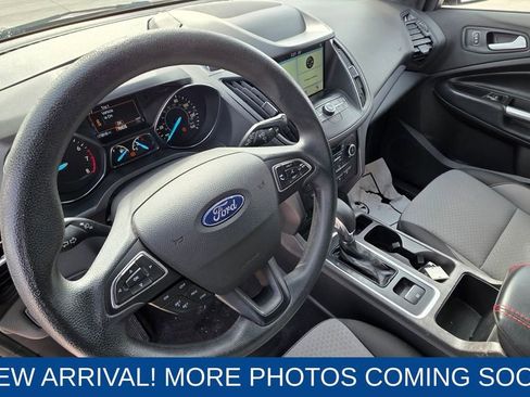Used 2019 Ford Escape SE image 12