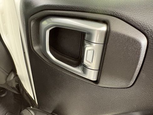 Used 2018 Jeep Wrangler Unlimited Sport AWD/4WD image 18