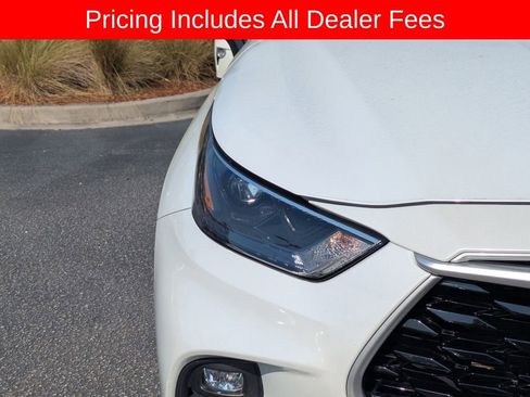 Used 2023 Toyota Highlander XLE FWD image 11