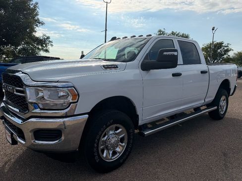 Used 2024 RAM 2500 Tradesman w/ Chrome Appearance Group image 12