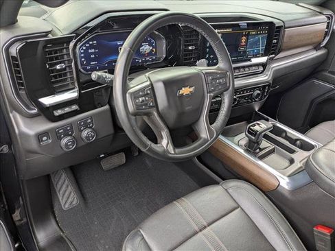 Certified 2023 Chevrolet Silverado 1500 High Country w/ Technology Package image 10