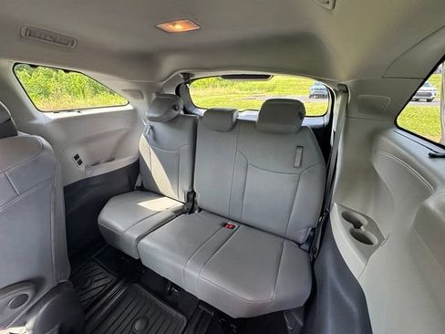 Used 2021 Toyota Sienna Limited AWD/4WD image 19