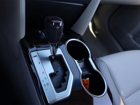 Used 2014 Toyota Camry XLE image 20