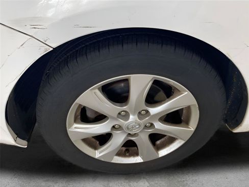 Used 2011 MAZDA MAZDA3 i Touring FWD image 12