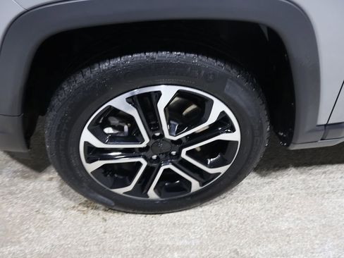 Used 2024 Jeep Compass Limited image 8