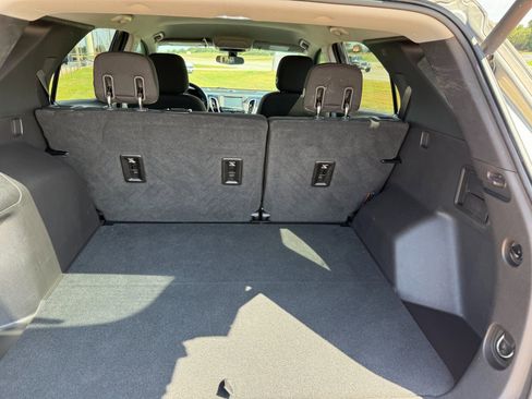 Used 2018 Chevrolet Equinox LT image 9