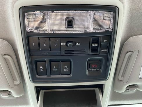 Used 2019 Toyota 4Runner Limited AWD/4WD image 26