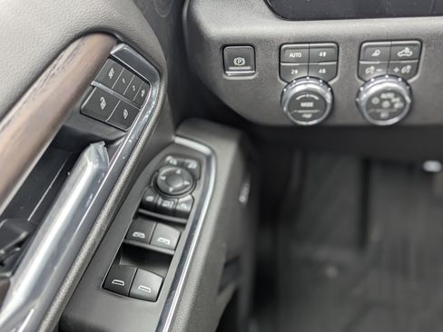 New 2026 GMC Sierra 2500 SLT w/ SLT Convenience Package image 23