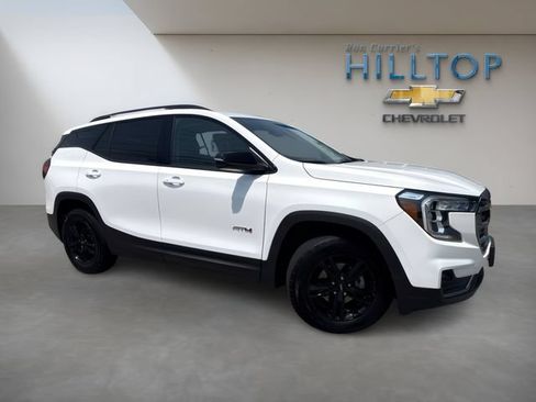 Used 2024 GMC Terrain AT4 AWD/4WD image 2