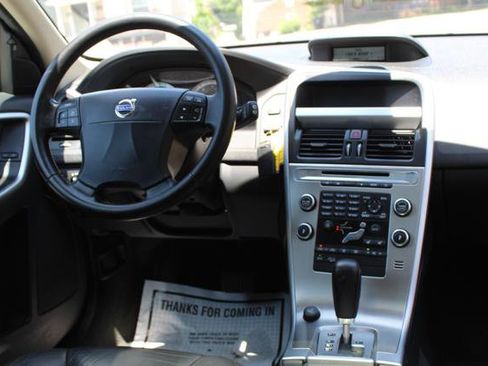Used 2010 Volvo XC60 T6 AWD/4WD image 11