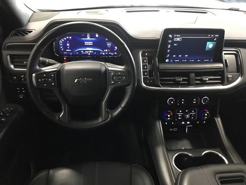 Used 2022 Chevrolet Suburban RST w/ Luxury Package image 16