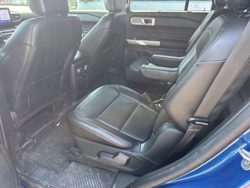 Used 2021 Ford Explorer Limited w/ Equipment Group 301A RWD image 9