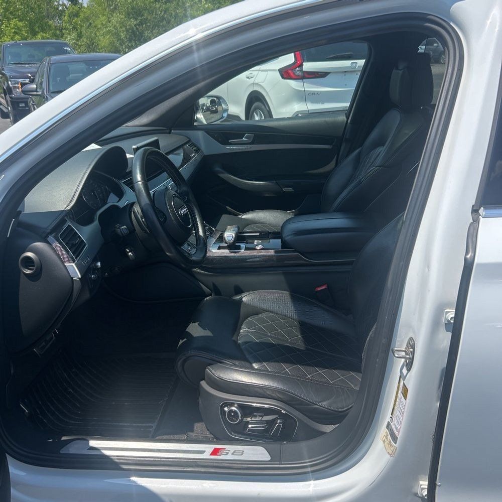Used 2015 Audi S8 AWD/4WD image 5