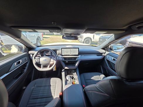 New 2026 Ford Explorer ST-Line w/ ST-Line Street Pack image 13