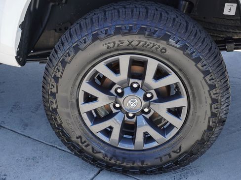 Used 2023 Toyota Tacoma SR5 AWD/4WD image 13