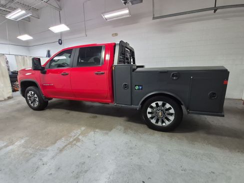 Used 2024 Chevrolet Silverado 2500 Custom w/ Custom Value Package AWD/4WD image 10