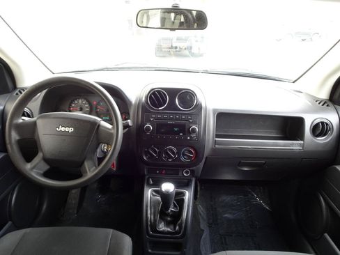 Used 2009 Jeep Compass Sport FWD image 13