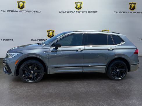 Used 2024 Volkswagen Tiguan SE R-Line FWD image 8