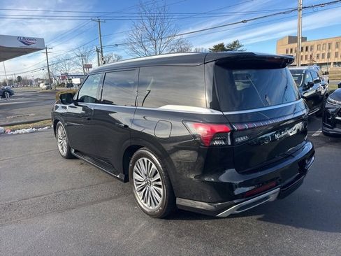 Used 2025 INFINITI QX80 Sensory image 7