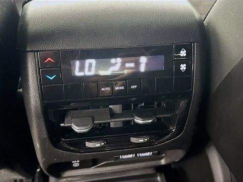 Used 2023 Jeep Grand Cherokee L Laredo AWD/4WD image 30