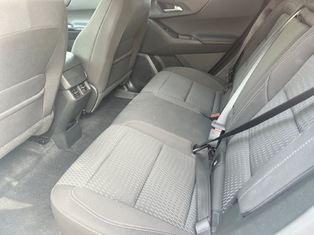 Used 2026 Chevrolet Equinox LT AWD/4WD image 32