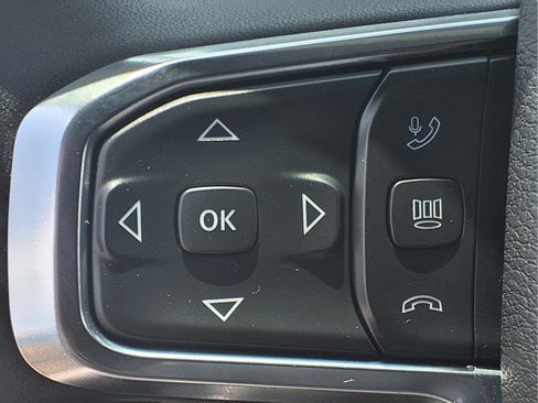 Used 2026 RAM 2500 Laramie AWD/4WD image 17