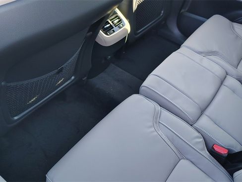 New 2026 Volvo XC90 B6 Ultra image 31
