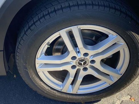 Used 2020 Mercedes-Benz GLB 250 4MATIC image 33